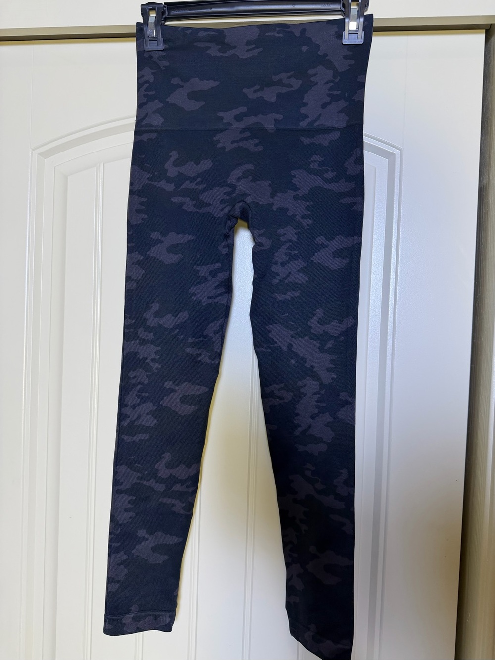 SPANX look at me now camo leggings size medium